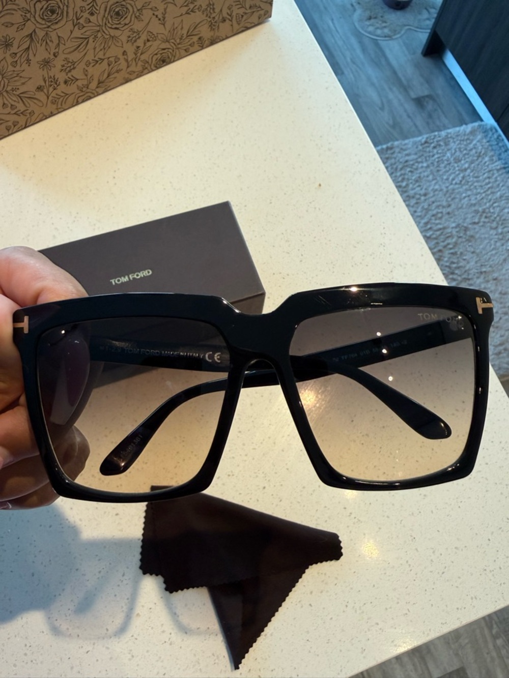 Tom Ford Women’s Black Square Gradient Lens Sunglasses. Worn once